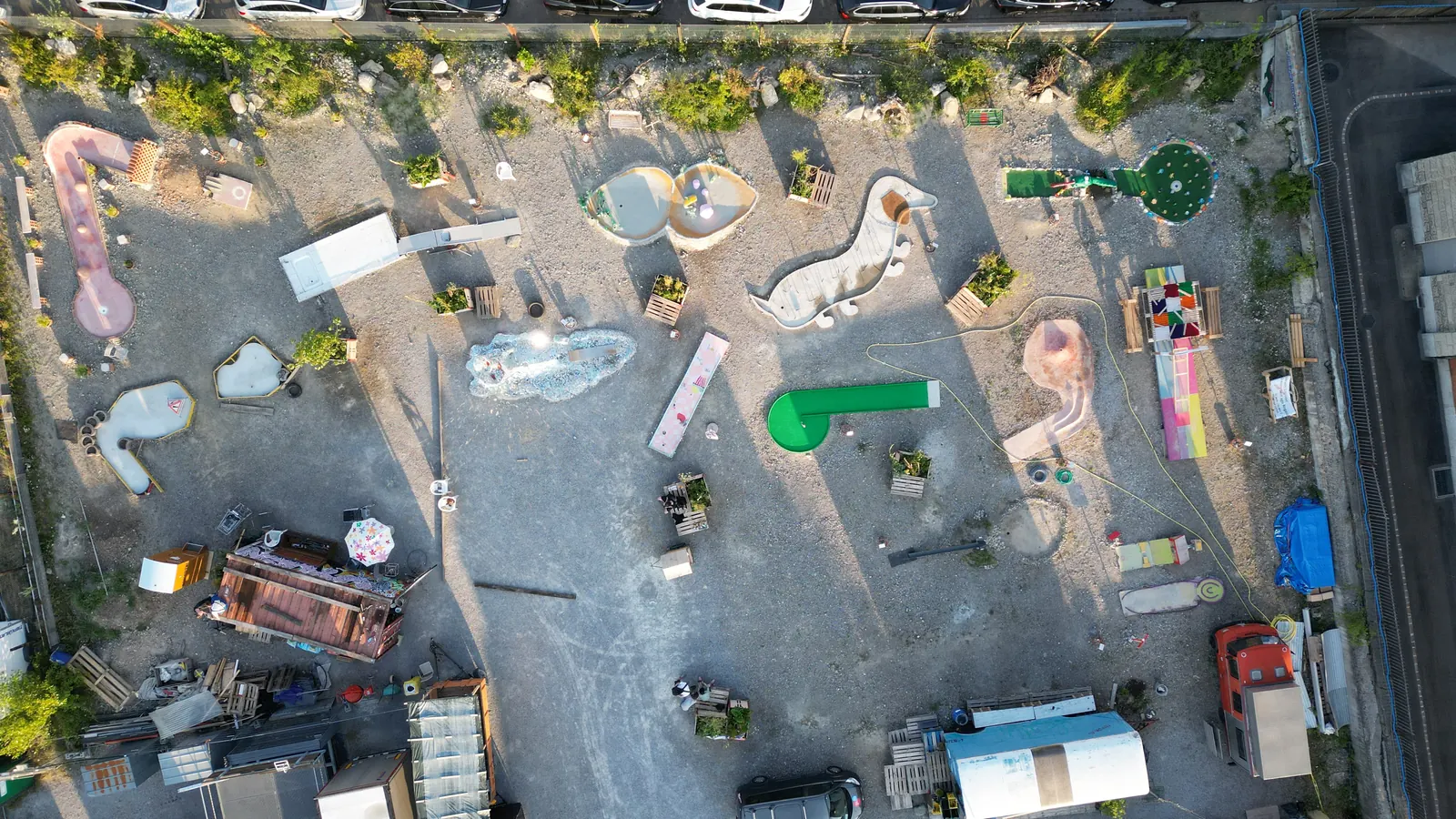 Aerial view of the Minigolf Hard course